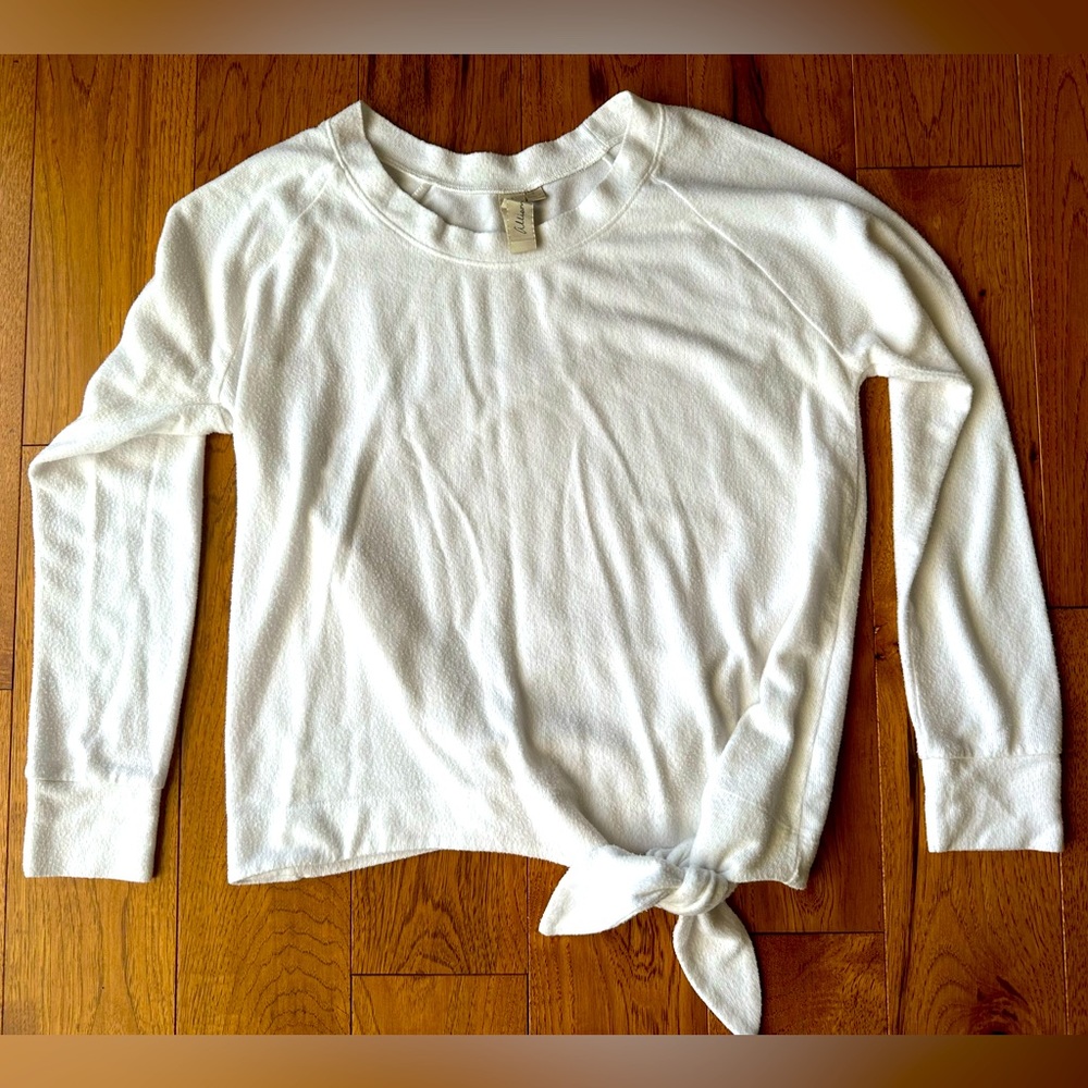 Evereve Allison Joy White Tie Sweater Top Size S